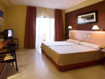 Hotel Bluecity Golf Caces